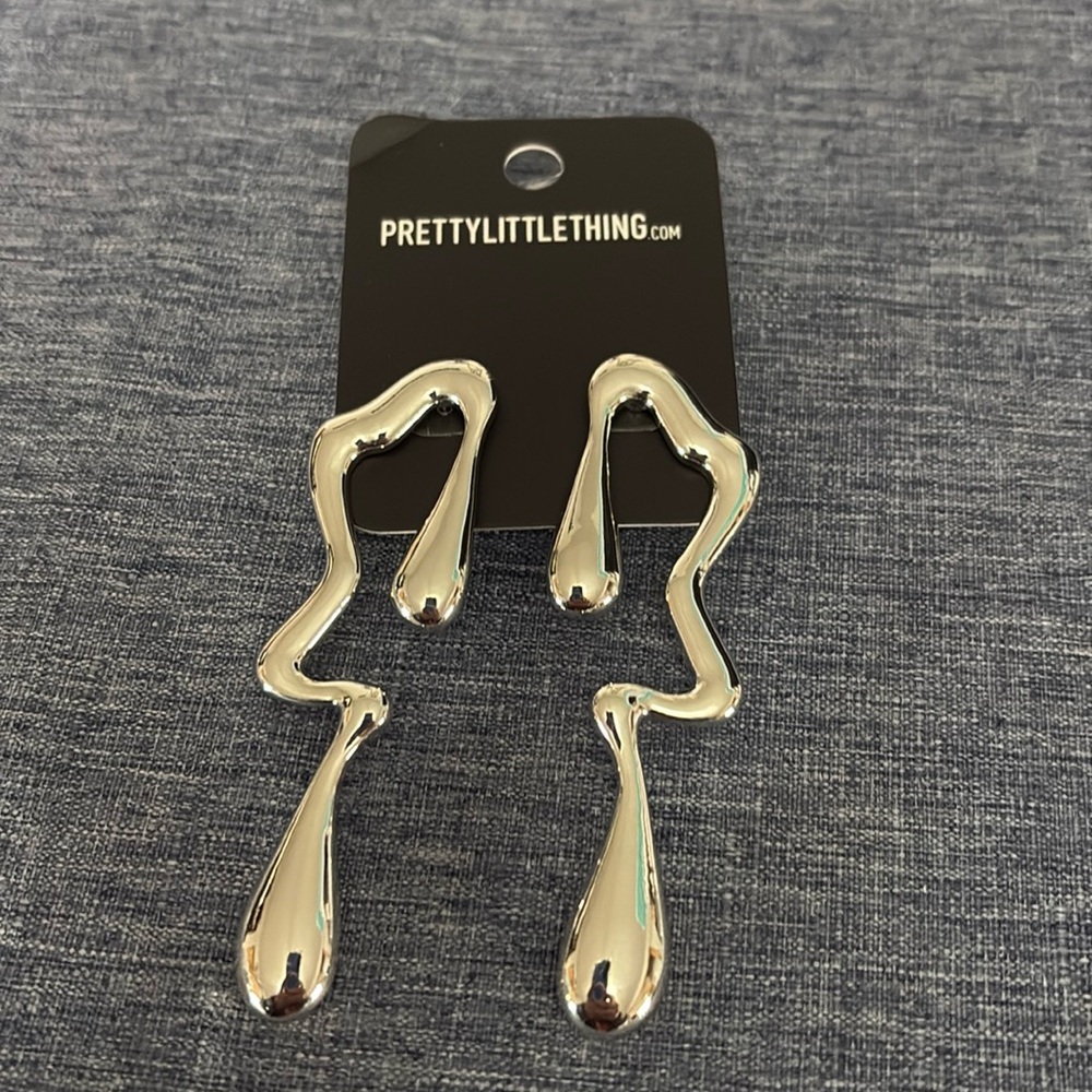 PrettyLittleThing Silver Abstract Drop Earrings